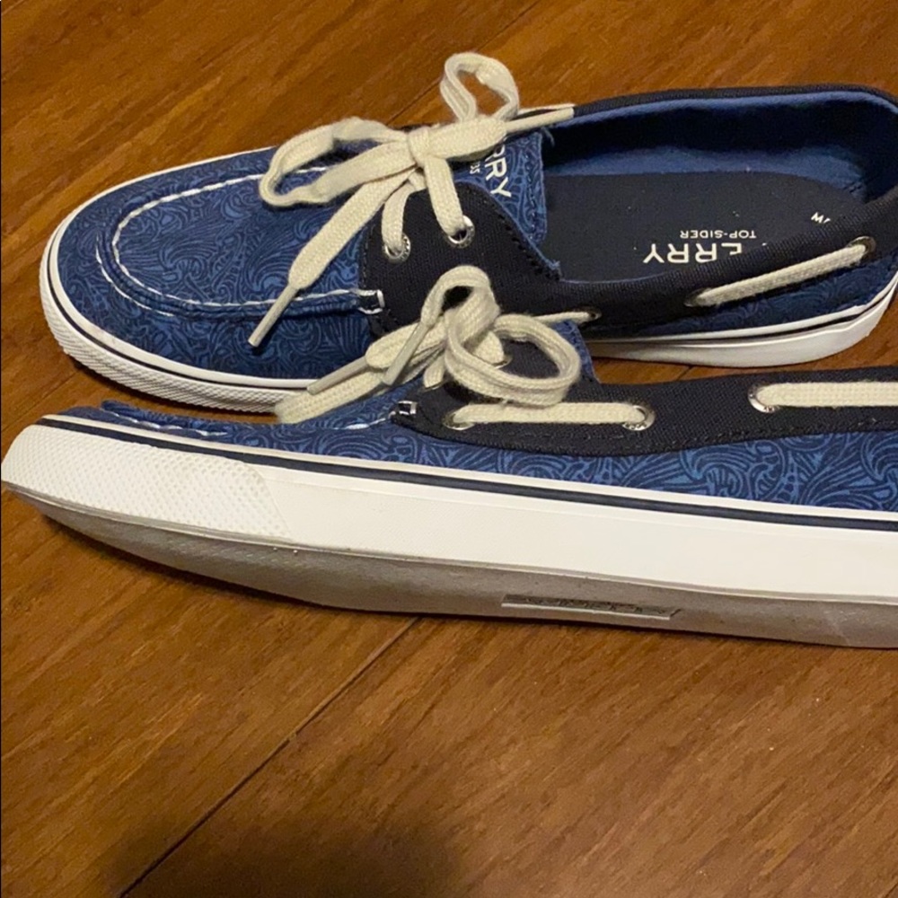 Perry’s - Picture 2 of 4